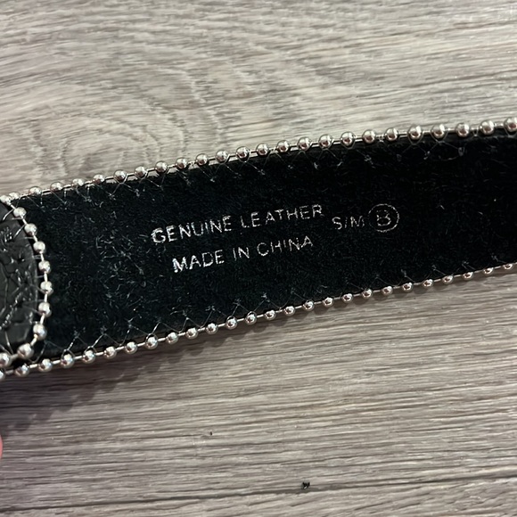 Crystal Embellished Western Leather Cowgirl Belt - Picture 3 of 3